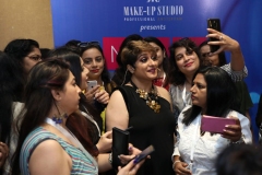 zorain-khaleeli-with-make-up-enthusiasts